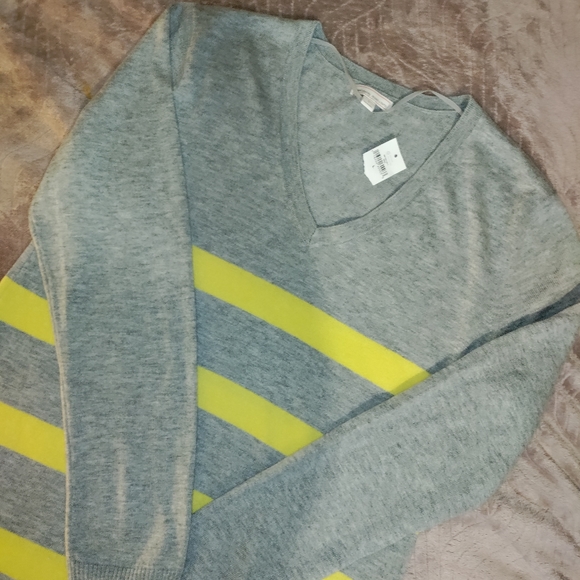 🆕Gap Maternity | Striped V-Neck Sweater Size L - Picture 1 of 10